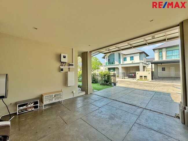 ขายบ้านเดี่ยวหลังริม บางกอกบูเลอวาร์ด เวสต์เกต | 83 ตร.ว. บิ้วท์อินทั้งหลัง ราคาพิเศษ 11.99 ล้าน