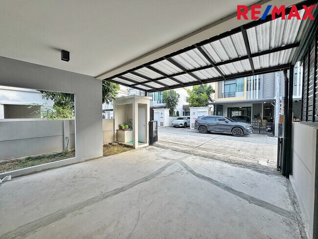 ขายบ้านแฝดหลังมุม เดอะ ทรัสต์ ราชพฤกษ์–รัตนาธิเบศร์ (โครงการ 3) ราคาถูกที่สุดในโครงการ (The Trust Ratchaphruek-Rattanathibet)