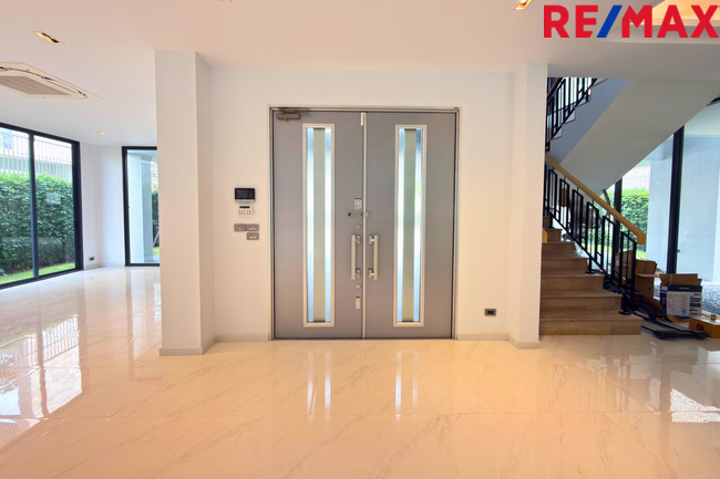 ขายโฮมออฟฟิศ Home Office โครงการ Penton อารีย์ ใจกลางเมือง 5 ชั้น 140 ตารางวา ทำเลดีมาก