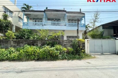 ขายบ้านพร้อมที่ดิน 200ตารางวา ใกล้พระราม2 อาคาร2ชั้นพร้อมดาดฟ้า500ตารางเมตรซอยพุทธบูชา11