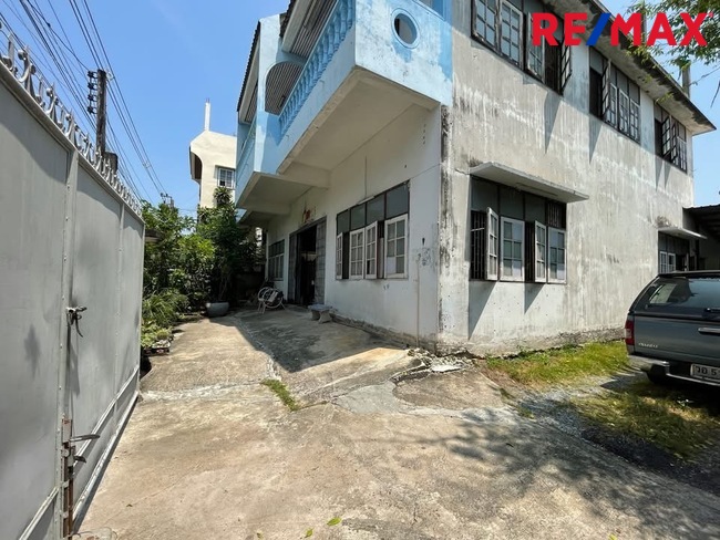 ขายบ้านพร้อมที่ดิน 200ตารางวา ใกล้พระราม2 อาคาร2ชั้นพร้อมดาดฟ้า500ตารางเมตรซอยพุทธบูชา11