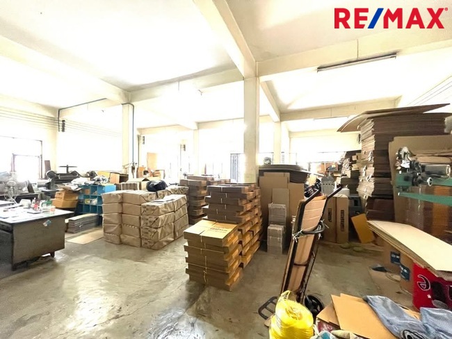 ขายบ้านพร้อมที่ดิน 200ตารางวา ใกล้พระราม2 อาคาร2ชั้นพร้อมดาดฟ้า500ตารางเมตรซอยพุทธบูชา11