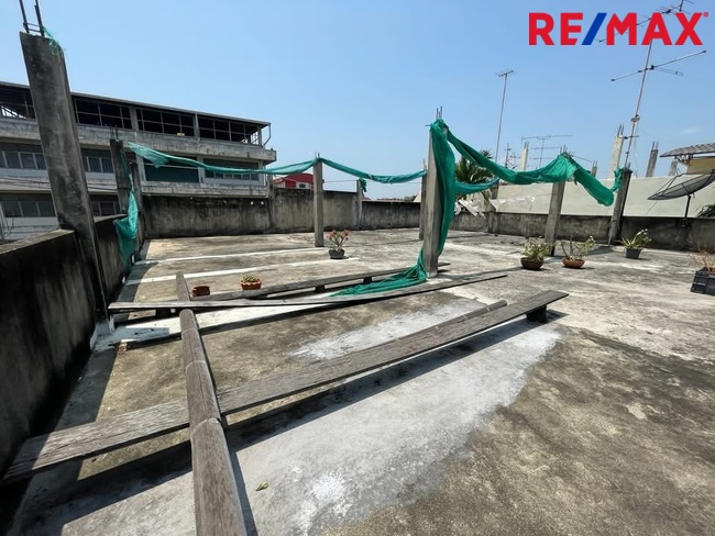 ขายบ้านพร้อมที่ดิน 200ตารางวา ใกล้พระราม2 อาคาร2ชั้นพร้อมดาดฟ้า500ตารางเมตรซอยพุทธบูชา11