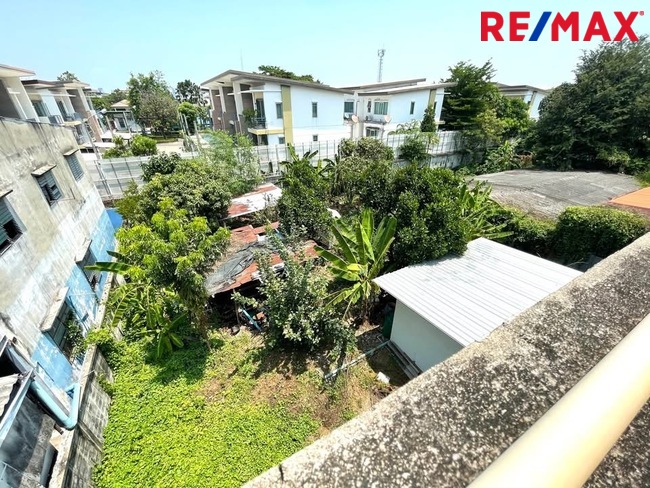 ขายบ้านพร้อมที่ดิน 200ตารางวา ใกล้พระราม2 อาคาร2ชั้นพร้อมดาดฟ้า500ตารางเมตรซอยพุทธบูชา11