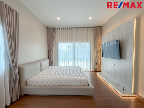 เช่า บ้านเดี่ยวแกรนด์ บริทาเนีย วงแหวน-รามอินทรา บ้านหลังมุม (พร้อมอยู่อาศัย) 4 ห้องนอน แอร์ 5 เครื่อง