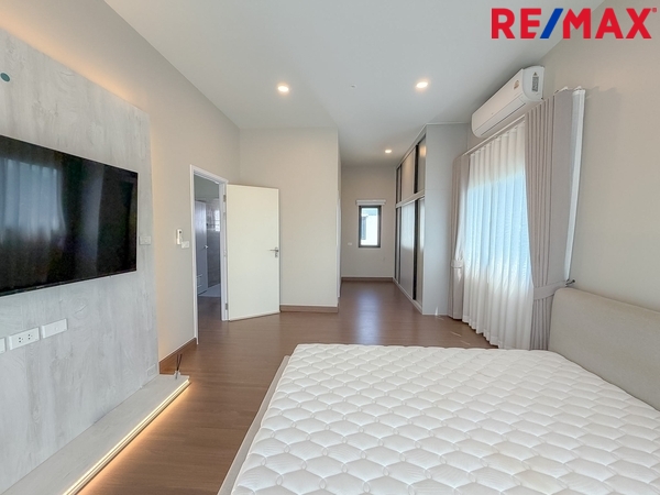 เช่า บ้านเดี่ยวแกรนด์ บริทาเนีย วงแหวน-รามอินทรา บ้านหลังมุม (พร้อมอยู่อาศัย) 4 ห้องนอน แอร์ 5 เครื่อง