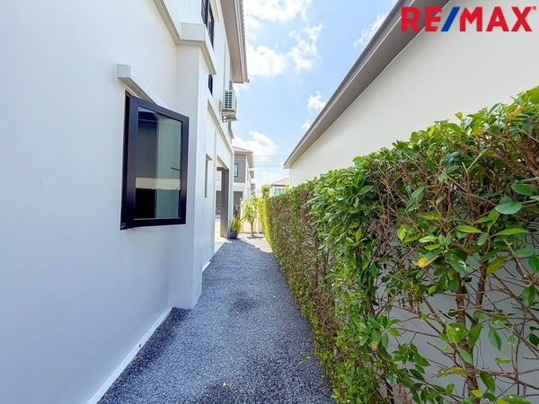 เช่า บ้านเดี่ยวแกรนด์ บริทาเนีย วงแหวน-รามอินทรา บ้านหลังมุม (พร้อมอยู่อาศัย) 4 ห้องนอน แอร์ 5 เครื่อง