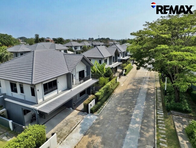 ขายขาดทุนกว่าล้าน! บ้านเดี่ยVenue Flow แจ้งวัฒนะ หลังใหญ่ 73 ตร.ว. ตำแหน่ง Rare Item วิวสวนส่วนกลางหน้าบ้าน (ไม่ชนใคร) 5 นอน สภาพใหม่พร้อมอยู่