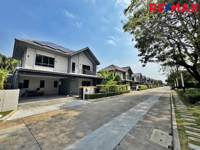 ขายขาดทุนกว่าล้าน! บ้านเดี่ยVenue Flow แจ้งวัฒนะ หลังใหญ่ 73 ตร.ว. ตำแหน่ง Rare Item วิวสวนส่วนกลางหน้าบ้าน (ไม่ชนใคร) 5 นอน สภาพใหม่พร้อมอยู่