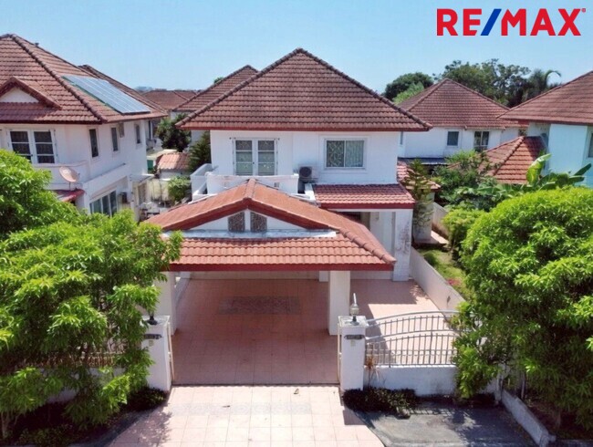 ขายบ้านเดี่ยว บางบัวทอง หมู่บ้าน ศิริวรรณ ชวนชม 66 ตร.ว. หลังริม ถนนเมน บางกรวย ไทรน้อย ใกล้รถไฟฟ้าสายสีม่วง ราคาถูกที่สุดในโครงการ!