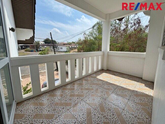 ขายบ้านเดี่ยวเมืองเอก รังสิต 94 ตร.ว. ใกล้ ม.รังสิต และรถไฟฟ้าหลักหก โครงสร้างแข็งแรง ราคาถูกที่สุดในย่าน!