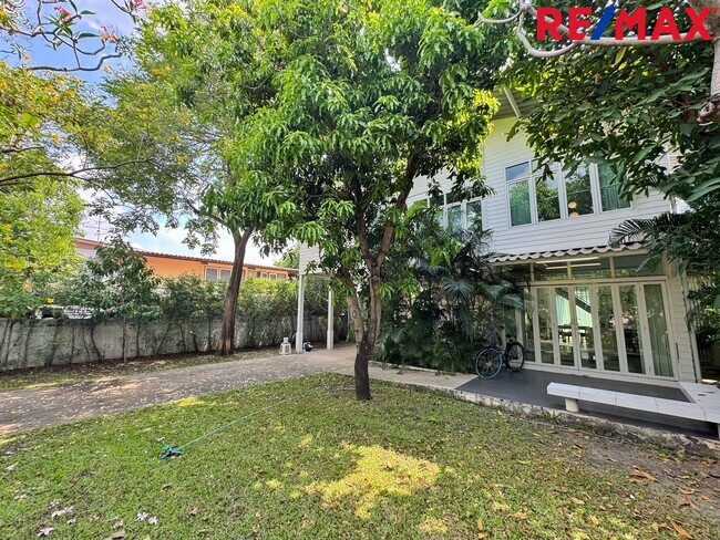 ขาย/เช่า บ้านเดี่ยวสไตล์ Minimal Double Volume 115 ตร.ว. เรวดี 29 นนทบุรี ใกล้รถไฟฟ้าสายสีม่วงและทางด่วน