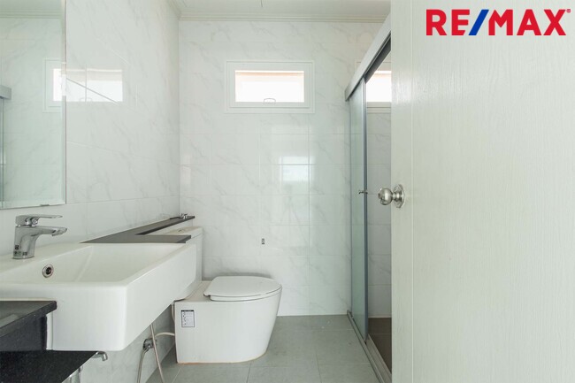 ขายบ้านเดี่ยว หมู่บ้านศุภาลัย ไพรด์ ประชาอุทิศ (Supalai Pride Prachauthit) ถนนเมน กว้าง 12 เมตร