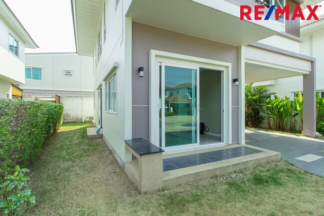 ขายบ้านเดี่ยว หมู่บ้านศุภาลัย ไพรด์ ประชาอุทิศ (Supalai Pride Prachauthit) ถนนเมน กว้าง 12 เมตร