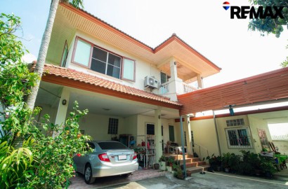 ขายบ้านพร้อมที่ดิน 200 ตร.ว. ถนนอุทยาน บ้านเดี่ยวหลังใหญ่ 4 นอน ใกล้พุทธมณฑล-ศาลายา