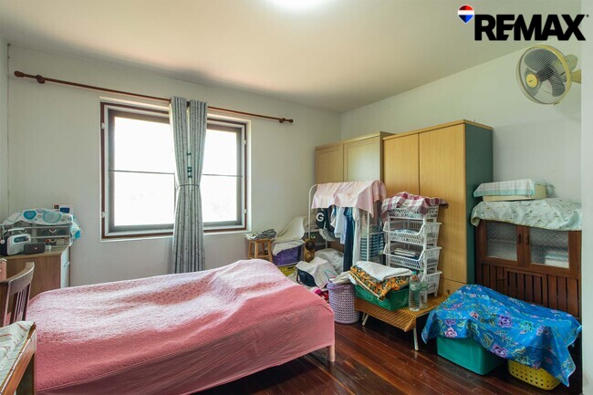 ขายบ้านพร้อมที่ดิน 200 ตร.ว. ถนนอุทยาน บ้านเดี่ยวหลังใหญ่ 4 นอน ใกล้พุทธมณฑล-ศาลายา