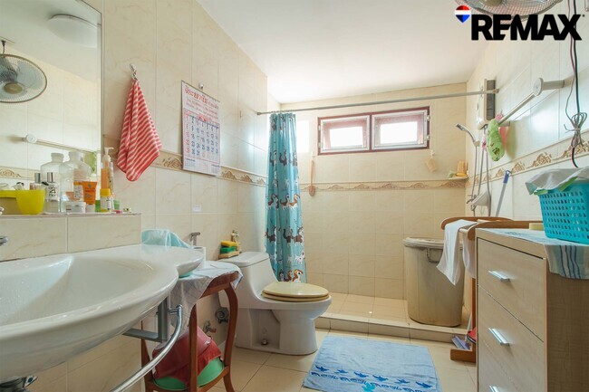 ขายบ้านพร้อมที่ดิน 200 ตร.ว. ถนนอุทยาน บ้านเดี่ยวหลังใหญ่ 4 นอน ใกล้พุทธมณฑล-ศาลายา