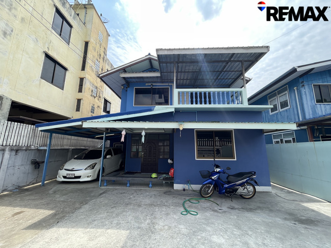 บ้านเดี่ยว 2 ชั้น พื้นที่ 50 ตร.ว. รีโนเวทใหม่ทั้งหลัง พร้อมอยู่ ทำเลศักยภาพย่านอ่อนนุช-ศรีนครินทร์ ใกล้ MRT สายสีเหลือง เหมาะสำหรับครอบครัวใหญ่