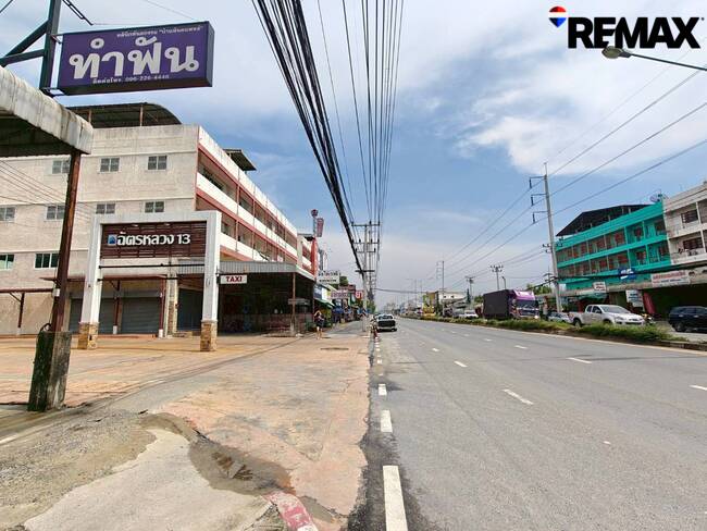 ขายบ้าน ฉัตรหลวง13 บ้านเดี่ยว75ตร.ว. สวยพร้อมอยู่ ใกล้แม็คโครปทุมธานีเพียง2.3ก.ม.