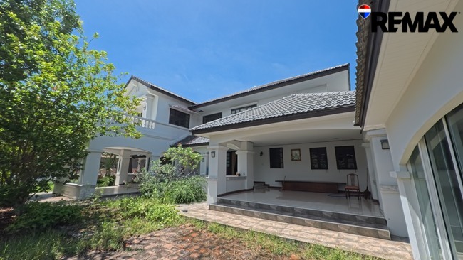 บ้านเดี่ยวลดาวัลย์ ปิ่นเกล้า-พุทธมณฑลสาย 3 ที่ดิน 281 ตารางวา พื้นที่มากถึง 535 ตารางเมตร เพียง 17.7 ล้าน "บ้านหลังใหญ่ที่ใช่ — หายากแล้วในราคานี้"