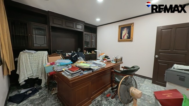 บ้านเดี่ยวลดาวัลย์ ปิ่นเกล้า-พุทธมณฑลสาย 3 ที่ดิน 281 ตารางวา พื้นที่มากถึง 535 ตารางเมตร เพียง 17.7 ล้าน "บ้านหลังใหญ่ที่ใช่ — หายากแล้วในราคานี้"