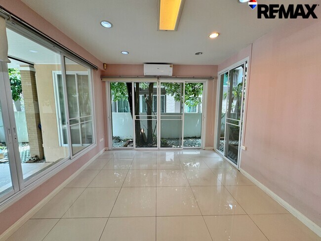 ขายบ้านเดี่ยว สัมมากร ราชพฤกษ์ 68 ตร.ว. ทำเลติดราชพฤกษ์ ใกล้ DBS และ MRT พร้อมเข้าอยู่