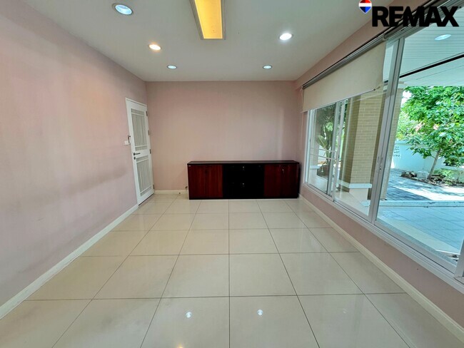 ขายบ้านเดี่ยว สัมมากร ราชพฤกษ์ 68 ตร.ว. ทำเลติดราชพฤกษ์ ใกล้ DBS และ MRT พร้อมเข้าอยู่
