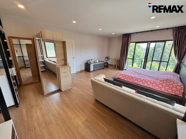 ขายบ้านเดี่ยวแปลงมุม หลังใหญ่ที่สุดในโครงการ! Centro ราชพฤกษ์–สวนผัก (5 นอน 342 ตร.ม.) ใกล้ทางด่วนศรีรัช แค่ 5 นาที