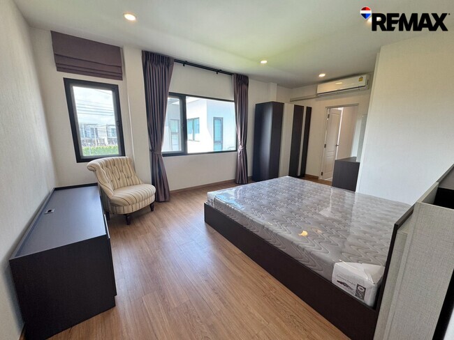 ขายบ้านเดี่ยวแปลงมุม หลังใหญ่ที่สุดในโครงการ! Centro ราชพฤกษ์–สวนผัก (5 นอน 342 ตร.ม.) ใกล้ทางด่วนศรีรัช แค่ 5 นาที