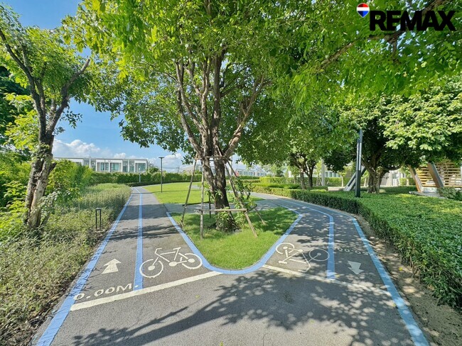 ขายบ้านเดี่ยวแปลงมุม หลังใหญ่ที่สุดในโครงการ! Centro ราชพฤกษ์–สวนผัก (5 นอน 342 ตร.ม.) ใกล้ทางด่วนศรีรัช แค่ 5 นาที