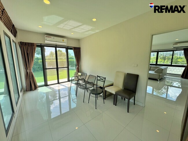 ขายบ้านเดี่ยวแปลงมุม หลังใหญ่ที่สุดในโครงการ! Centro ราชพฤกษ์–สวนผัก (5 นอน 342 ตร.ม.) ใกล้ทางด่วนศรีรัช แค่ 5 นาที
