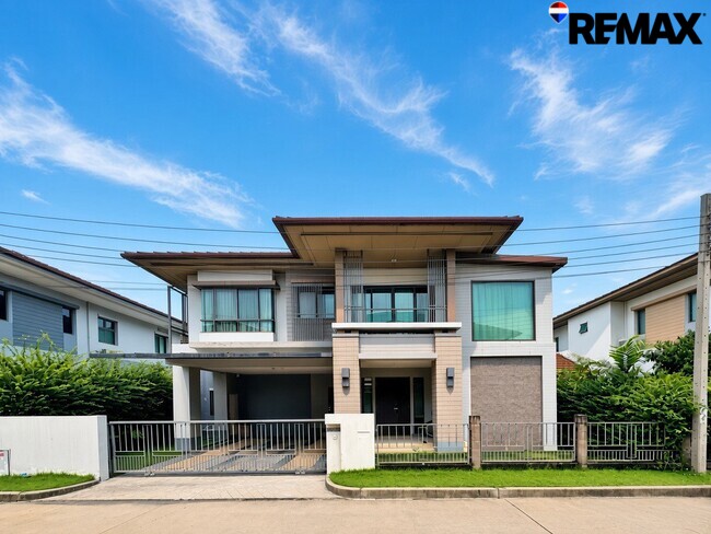 [ขายขาดทุน!!] บ้านเดี่ยว เศรษฐสิริ ชัยพฤกษ์-แจ้งวัฒนะ บ้านตัวอย่างแต่งหรูทั้งหลัง 260 ตร.ม. 5 ห้องนอน ใกล้สวน-คลับเฮ้าส์เพียง 100 ม. ทำเลดีที่สุดบนถนนชัยพฤกษ์-ราชพฤกษ์