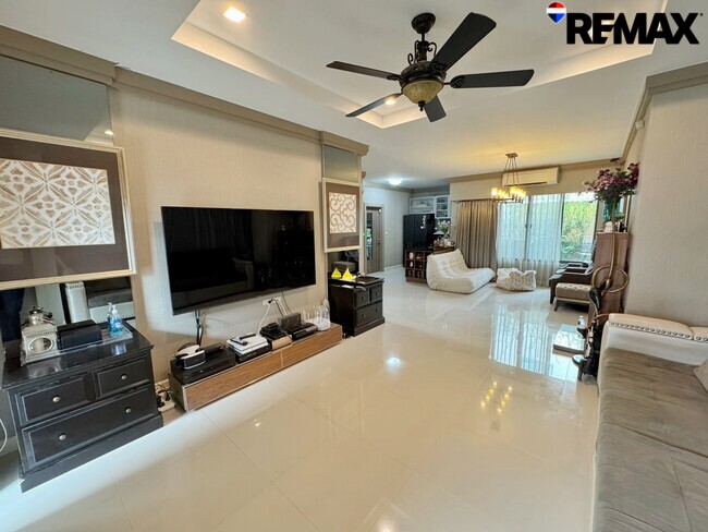[ขายขาดทุน!!] บ้านเดี่ยว เศรษฐสิริ ชัยพฤกษ์-แจ้งวัฒนะ บ้านตัวอย่างแต่งหรูทั้งหลัง 260 ตร.ม. 5 ห้องนอน ใกล้สวน-คลับเฮ้าส์เพียง 100 ม. ทำเลดีที่สุดบนถนนชัยพฤกษ์-ราชพฤกษ์