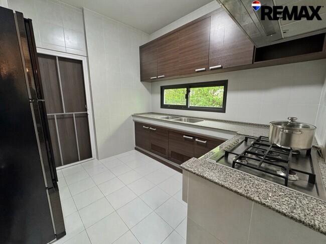 [ขายขาดทุน!!] บ้านเดี่ยว เศรษฐสิริ ชัยพฤกษ์-แจ้งวัฒนะ บ้านตัวอย่างแต่งหรูทั้งหลัง 260 ตร.ม. 5 ห้องนอน ใกล้สวน-คลับเฮ้าส์เพียง 100 ม. ทำเลดีที่สุดบนถนนชัยพฤกษ์-ราชพฤกษ์