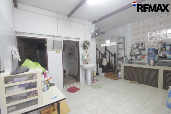 บ้านเดี่ยวเพชรเกษมพุทธมณฑลสาย3ซอย2 บ้านนอกโครงการไม่มีค่าส่วนกลาง ริมถนนเมนค้าขายทำธุรกิจได้ หลังบิ๊กซีโฮมโปรเพชรเกษม การเดินทางสะดวกใกล้มหาลัยเอเชียอาคเนย์ โรงพยาบาลวิชัยเวช