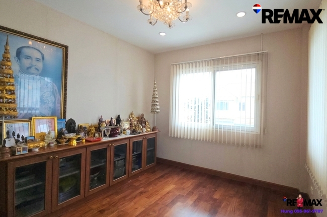 ขาย บ้านลัดดารมย์ ราชพฤกษ์ - ปิ่นเกล้า บ้านใกล้ Central Westville มีห้องนอนชั้นล่าง ปรังปรุงใหม่ไม่ถึงปี พร้อมเข้าอยู่ บนทำเลศักยภาพ ในราคาเพียง 7.55 ล้านบาทเท่านั้น