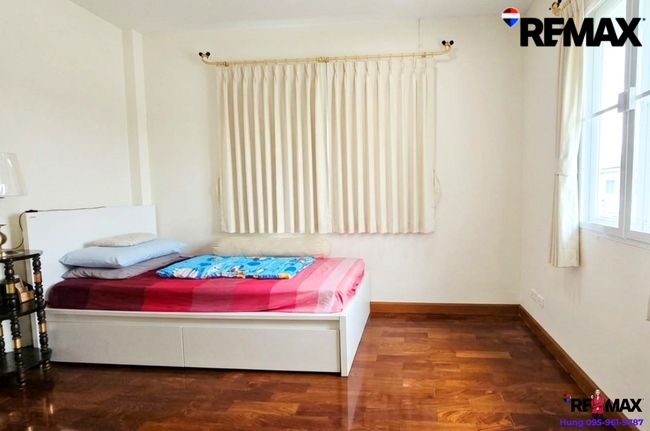 ขาย บ้านลัดดารมย์ ราชพฤกษ์ - ปิ่นเกล้า บ้านใกล้ Central Westville มีห้องนอนชั้นล่าง ปรังปรุงใหม่ไม่ถึงปี พร้อมเข้าอยู่ บนทำเลศักยภาพ ในราคาเพียง 7.55 ล้านบาทเท่านั้น
