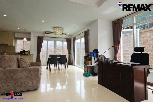 ขาย บ้านลัดดารมย์ ราชพฤกษ์ - ปิ่นเกล้า บ้านใกล้ Central Westville มีห้องนอนชั้นล่าง ปรังปรุงใหม่ไม่ถึงปี พร้อมเข้าอยู่ บนทำเลศักยภาพ ในราคาเพียง 7.55 ล้านบาทเท่านั้น