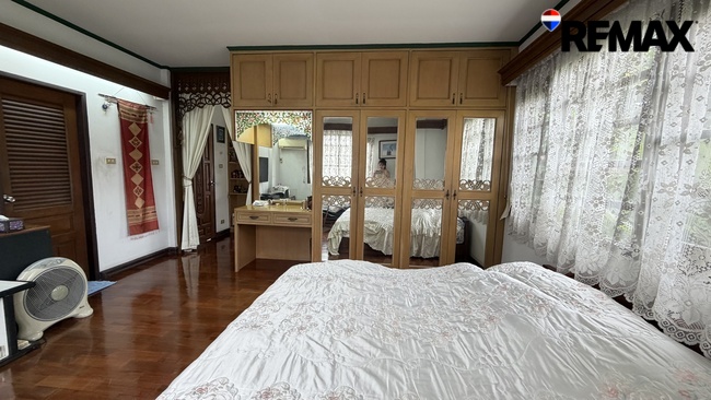 ขายบ้านเดี่ยวหลังมุม หมู่บ้านลดาวัลย์ ปิ่นเกล้า 137 ตร.ว. ใกล้มหาวิทยาลัยมหิดล