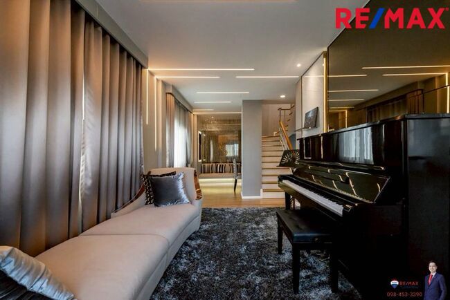 (มาใหม่! ) บ้านกลางเมือง สาทร-สุขสวัสดิ์ [บ้านตัวอย่าง] 42.2 ตร.วา 218 ตร.ม. 4 ห้องนอน 4 ห้องน้ำ + 1 ห้องทำงาน 3-4 ที่จอดรถ