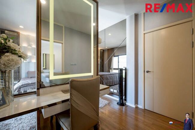 (มาใหม่! ) บ้านกลางเมือง สาทร-สุขสวัสดิ์ [บ้านตัวอย่าง] 42.2 ตร.วา 218 ตร.ม. 4 ห้องนอน 4 ห้องน้ำ + 1 ห้องทำงาน 3-4 ที่จอดรถ