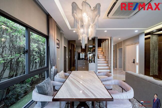 (มาใหม่! ) บ้านกลางเมือง สาทร-สุขสวัสดิ์ [บ้านตัวอย่าง] 42.2 ตร.วา 218 ตร.ม. 4 ห้องนอน 4 ห้องน้ำ + 1 ห้องทำงาน 3-4 ที่จอดรถ