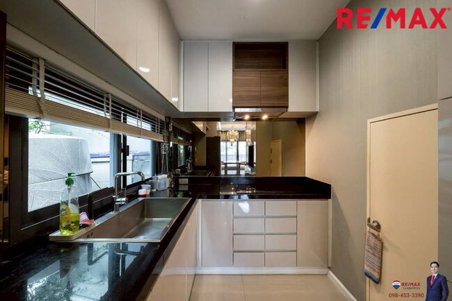 (มาใหม่! ) บ้านกลางเมือง สาทร-สุขสวัสดิ์ [บ้านตัวอย่าง] 42.2 ตร.วา 218 ตร.ม. 4 ห้องนอน 4 ห้องน้ำ + 1 ห้องทำงาน 3-4 ที่จอดรถ