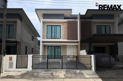 028486--บ้านแฝด--บ้านหลังสวยย-----ขาย--พิมลยุพา และ จินดาสา สุวรรณฎ--(061) 619-9199--นายชัยยศ  พิพัฒน์ศิริขจร--ฮอนด้า(097) 215-7479