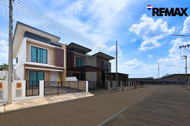 028486--บ้านแฝด--บ้านหลังสวยย-----ขาย--พิมลยุพา และ จินดาสา สุวรรณฎ--(061) 619-9199--นายชัยยศ  พิพัฒน์ศิริขจร--ฮอนด้า(097) 215-7479