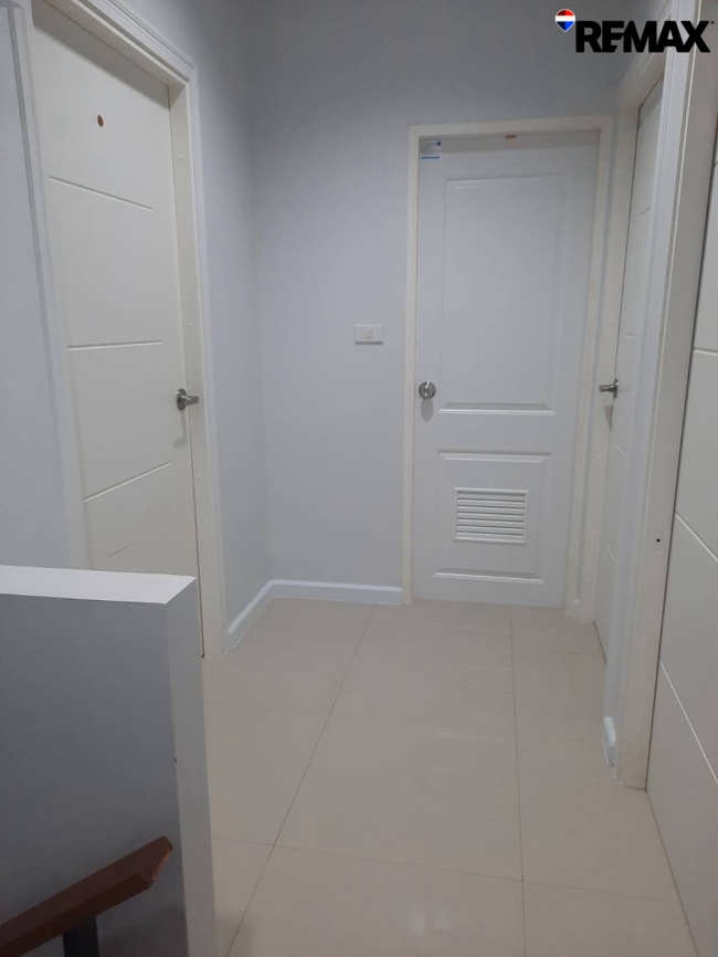 028486--บ้านแฝด--บ้านหลังสวยย-----ขาย--พิมลยุพา และ จินดาสา สุวรรณฎ--(061) 619-9199--นายชัยยศ  พิพัฒน์ศิริขจร--ฮอนด้า(097) 215-7479