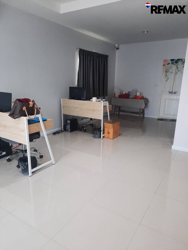 028486--บ้านแฝด--บ้านหลังสวยย-----ขาย--พิมลยุพา และ จินดาสา สุวรรณฎ--(061) 619-9199--นายชัยยศ  พิพัฒน์ศิริขจร--ฮอนด้า(097) 215-7479