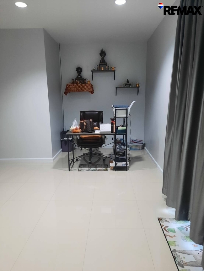 028486--บ้านแฝด--บ้านหลังสวยย-----ขาย--พิมลยุพา และ จินดาสา สุวรรณฎ--(061) 619-9199--นายชัยยศ  พิพัฒน์ศิริขจร--ฮอนด้า(097) 215-7479