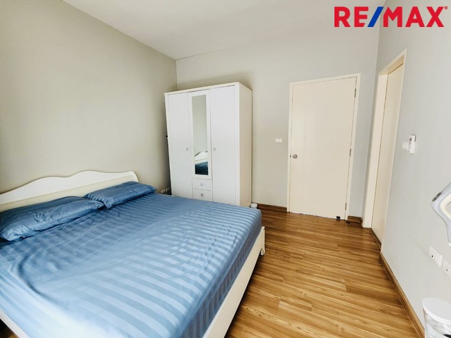 ขาย/เช่า ทาวน์โฮม 3ชั้น โครงการเฌอคูนสาทร-ราชพฤกษ์เนื้อที่กว้าง 21.4 ตรว.พื้นที่ใช้สอย 168 ตรม ฟังก์ชั่น 2นอน 1ห้องทำงาน 3ห้องน้ำ 2ที่จอดรถแถมฟรีเครื่องปรับอากาศ เครื่องทำน้ำอุ่นพร้อมเข้าอยู่