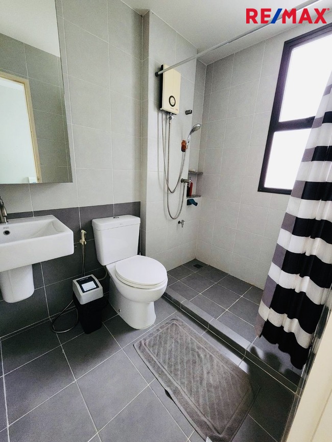 ขาย/เช่า ทาวน์โฮม 3ชั้น โครงการเฌอคูนสาทร-ราชพฤกษ์เนื้อที่กว้าง 21.4 ตรว.พื้นที่ใช้สอย 168 ตรม ฟังก์ชั่น 2นอน 1ห้องทำงาน 3ห้องน้ำ 2ที่จอดรถแถมฟรีเครื่องปรับอากาศ เครื่องทำน้ำอุ่นพร้อมเข้าอยู่